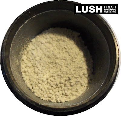 LUSH. Dentífrico en polvo Ultrablast con menta y wasabi. (Producto vegano).
